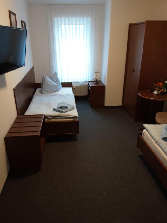 Goldener Anker Hotel Genthin Buitenkant foto