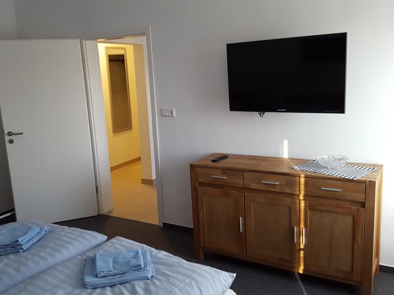 Goldener Anker Hotel Genthin Buitenkant foto