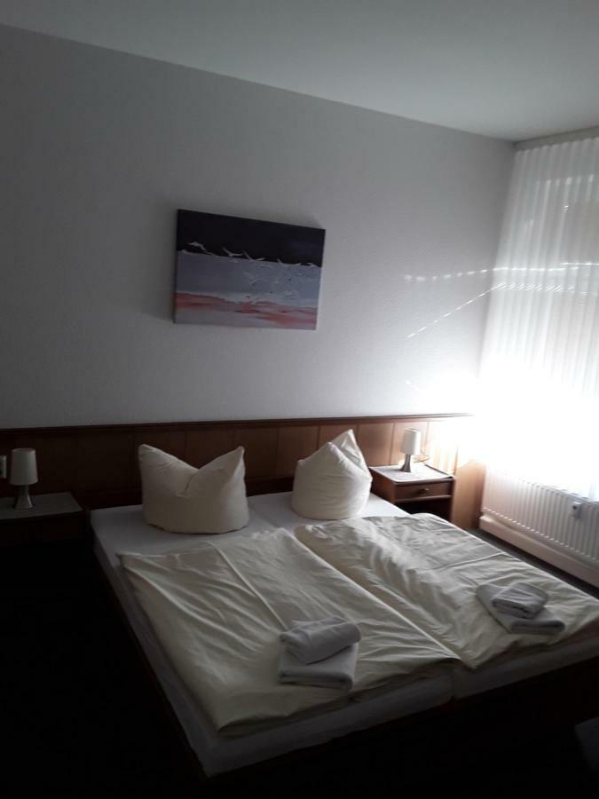 Goldener Anker Hotel Genthin Buitenkant foto
