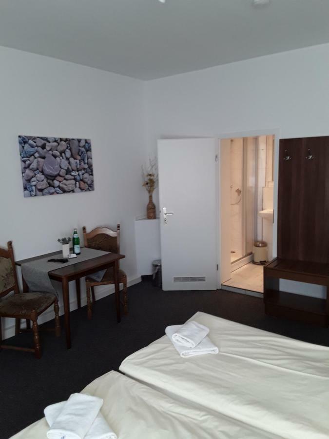 Goldener Anker Hotel Genthin Buitenkant foto